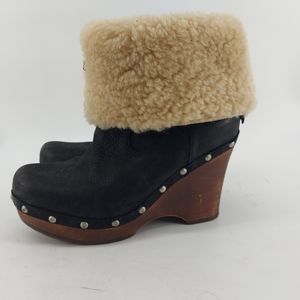 UGG AUSTRALIA Sheepskin Carnegie Wedge Black Fold Over Boots 1001317 size 6